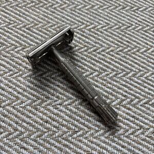 Vintage Z-3 1954 Gillette Super Speed Flare Tip DE Safety Razor CLEAN